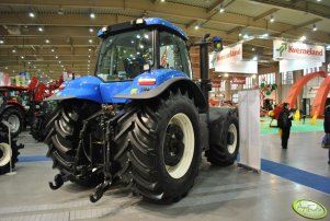 New Holland T8050