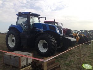 New Holland T8