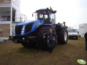 New Holland T9 