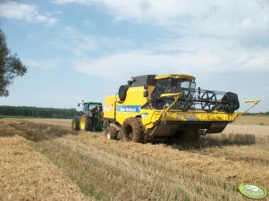 New Holland TC5070 & John Deere 6830