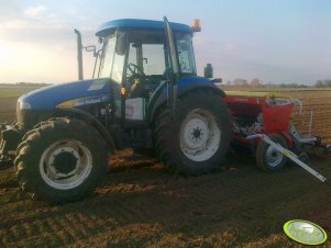 New Holland TD5030 + Pottinger Vitasem 302