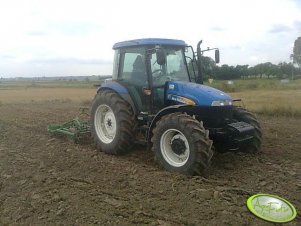 New Holland TD80D + Bomet 2.1 m