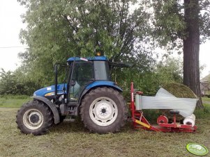 New Holland TD80D + Metal-Fach