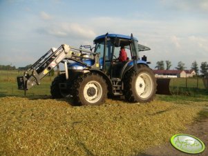 New Holland TD80D + Tur + spychacz 