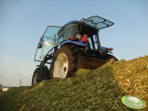 New Holland TD80D + Tur + spychacz 