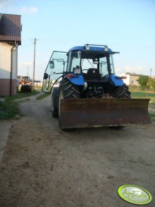 New Holland TD80D + Tur + spychacz 