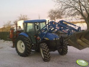 New Holland TD80D