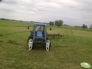 New Holland TD80D