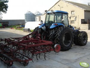 New Holland TD80D