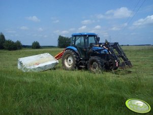 New Holland TD85D + KUHN GMD66 Select