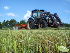 New Holland TD85D + KUHN