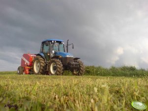 New Holland TD95D + Metal-Fach