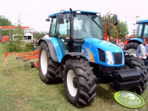 New Holland TL100-chyba troszkę za duży do tej maszyny :)