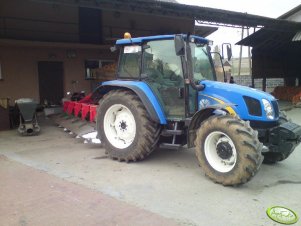 New Holland TL100a & Pług UG 5x35