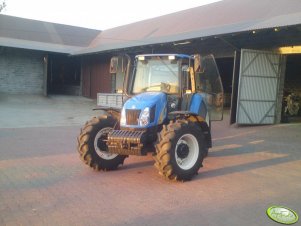 New Holland TL100a