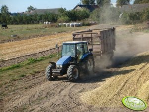 New Holland TL90 + Rozrzutnik 12t 