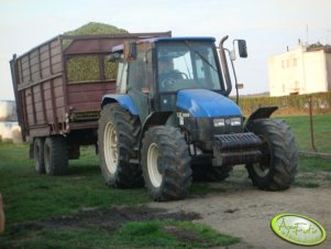 New Holland TL90 + Rozrzutnik 12t 