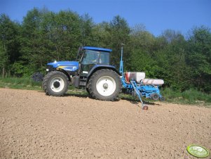 New Holland TM 175 + Monosem