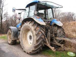 New Holland TM140