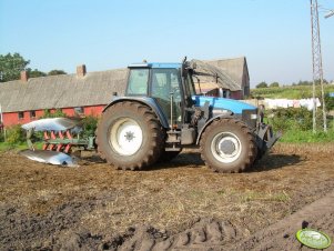 New Holland TM150