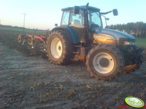 New Holland TM150