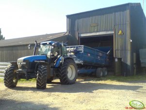 New Holland TM165