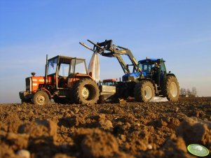 New Holland TM175 i Massey Ferguson 255 z Bogballe DZ 750