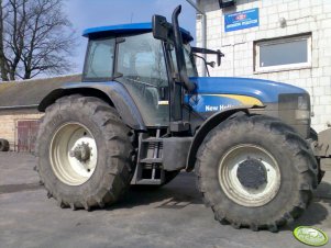 New Holland TM175