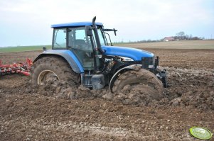 New Holland TM175