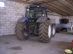 New Holland TM175