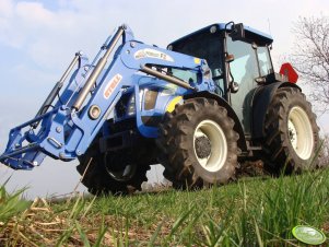 New Holland TN85DA + Stoll Fz 10