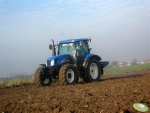 New Holland TS 115A + Bogballe DZ 500 Trend