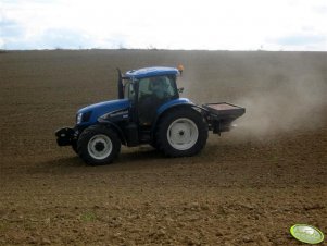 New Holland TS 115A + Bogballe DZ 500 Trend