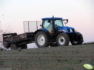 New Holland TS 115A + rozrzutnik obornika