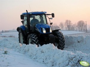 New Holland TS 115A