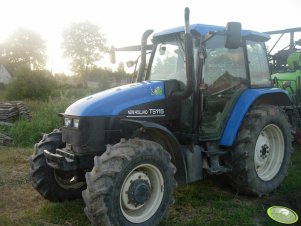 New Holland TS115.