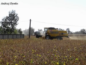 New Holland TC5070 & Claas Tucano 320