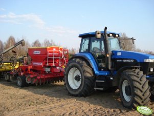 NH 8770 + Pottinger Terasem 3000T