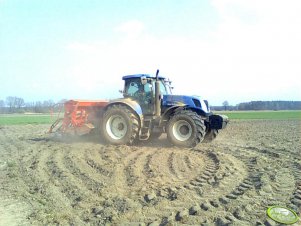 NH T7040 + KUHN