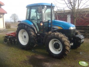 NH TD5030 + Akpil 2,0 V