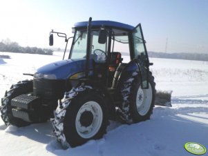 NH TD80D + pług do śniegu 