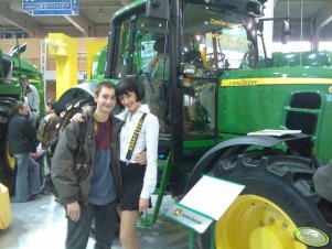 Ona, Ja i John Deere