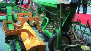 Pierwszy agregat uprawowo aktywny siewny amazone 