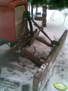 Pług do odśnieżania