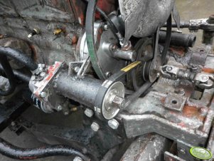 Pompa wspomagania w C-360 zamontowana poprzecznie