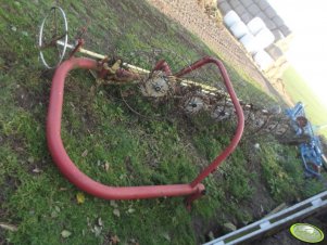 Przetrząsarko-zgrabiarka Pająk