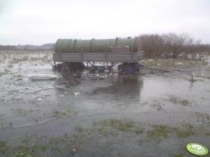 Przyczepa cysterna 