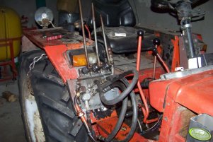 Rozdzielasz hydrauliczny w T-25