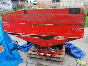 Rozsiewacz Kuhn MDS 701