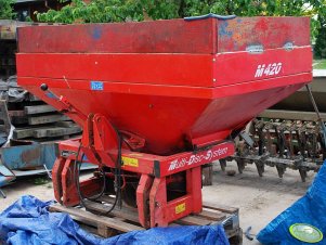 Rozsiewacz Kuhn MDS 701